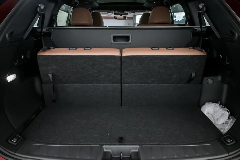 2025 Mitsubishi Outlander - Image 10 of 21