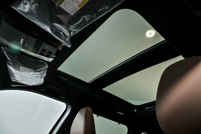 2025 Mitsubishi Outlander - Image 15 of 21
