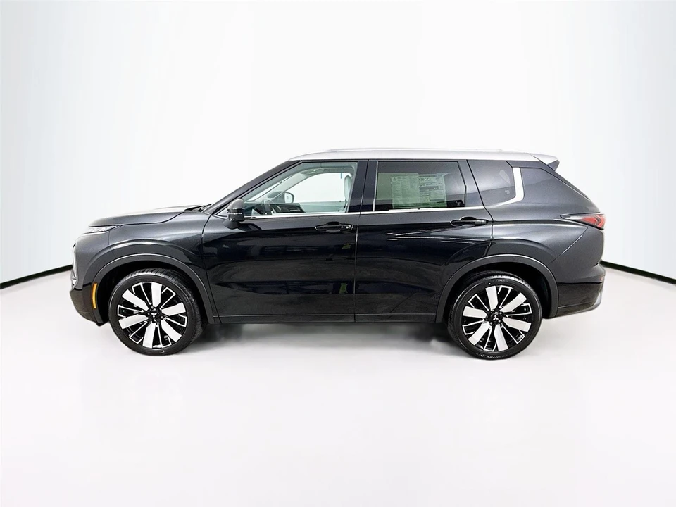 2025 Mitsubishi Outlander - Image 4 of 21