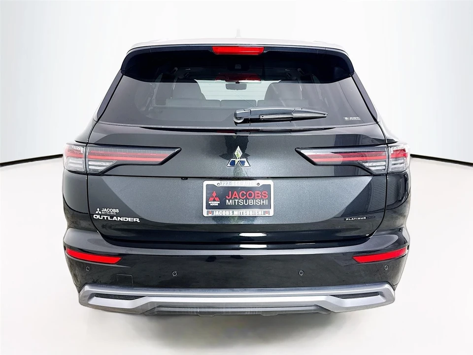 2025 Mitsubishi Outlander - Image 6 of 21
