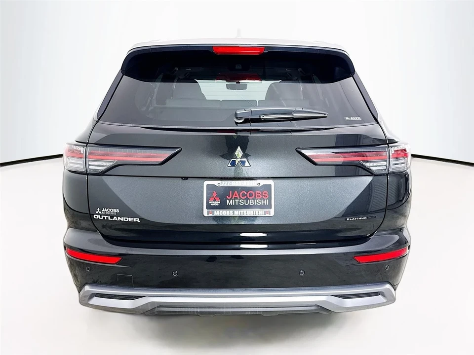 2025 Mitsubishi Outlander - Image 6 of 21