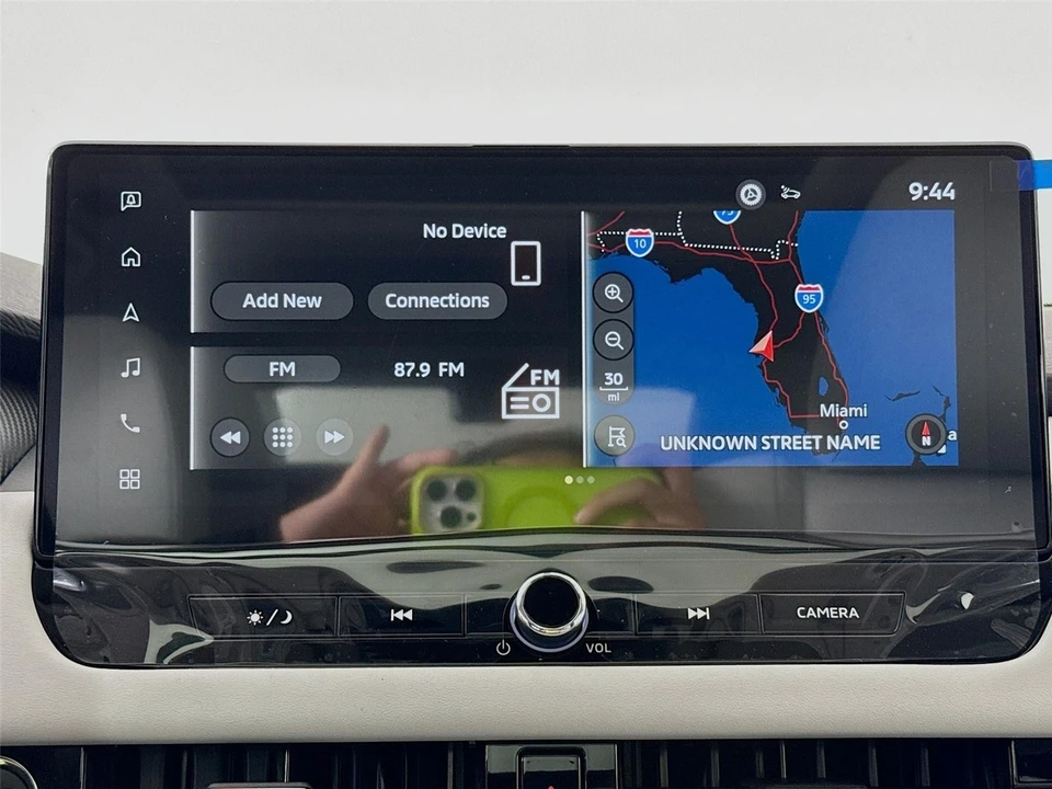 2025 Mitsubishi Outlander - Image 15 of 21