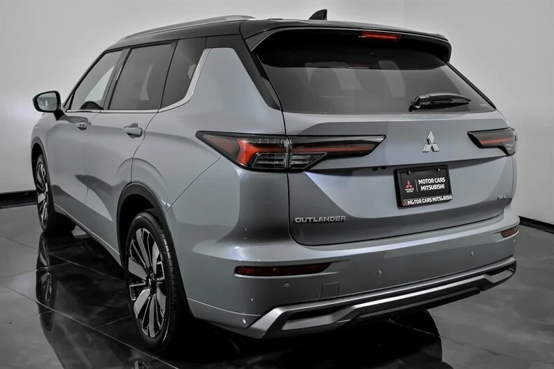 2025 Mitsubishi Outlander - Image 7 of 21