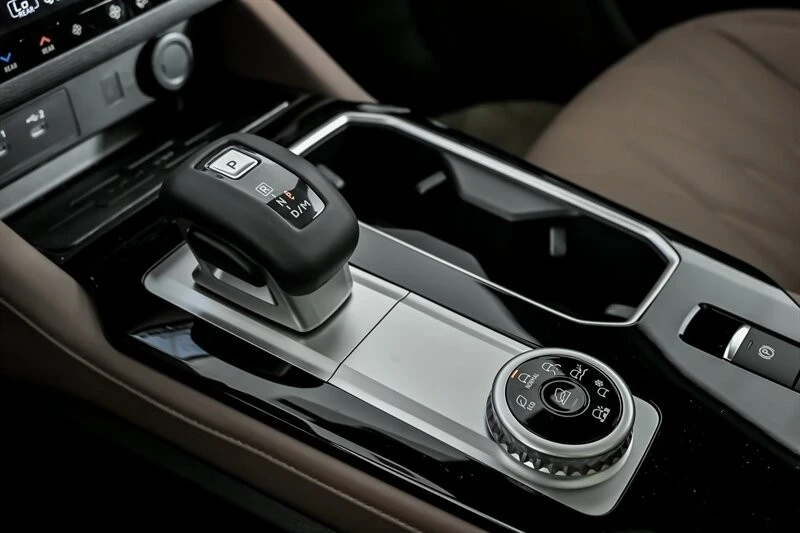 2025 Mitsubishi Outlander - Image 20 of 21