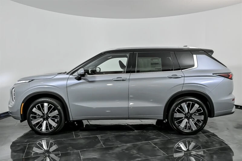 2025 Mitsubishi Outlander - Image 6 of 21