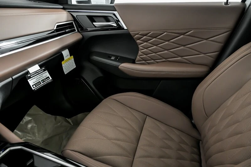 2025 Mitsubishi Outlander - Image 21 of 21