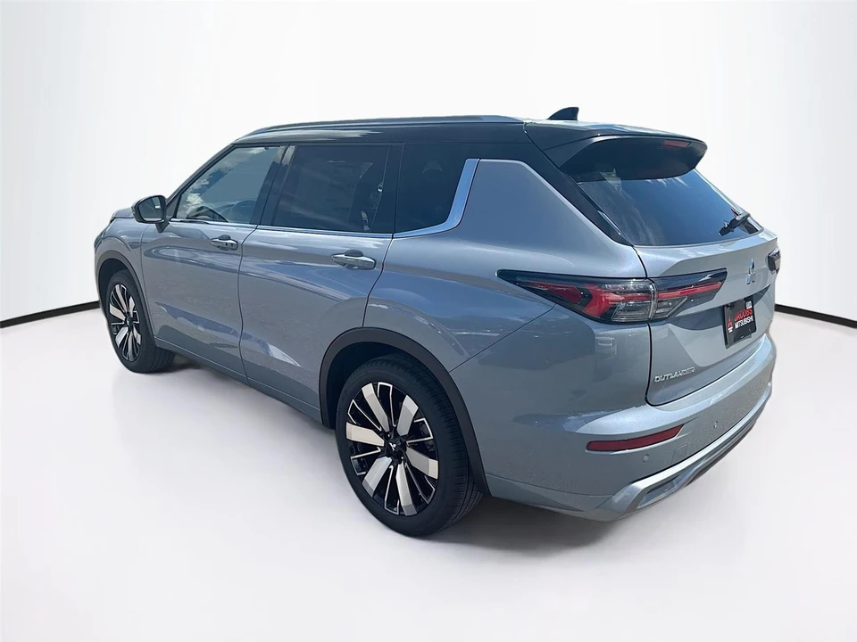 2025 Mitsubishi Outlander - Image 5 of 21