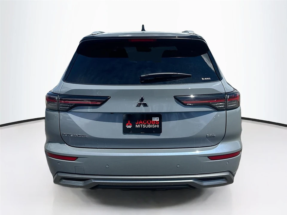 2025 Mitsubishi Outlander - Image 6 of 21