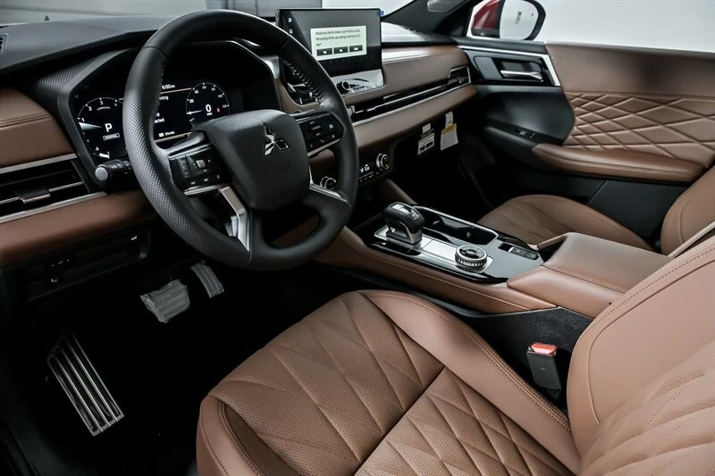 2025 Mitsubishi Outlander - Image 12 of 21
