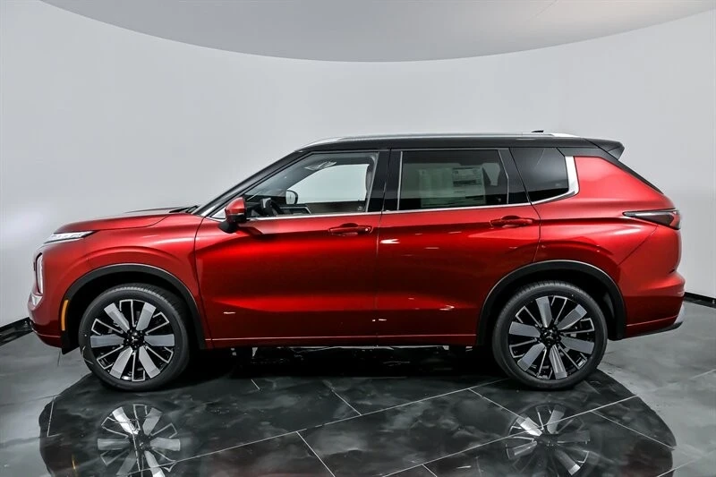 2025 Mitsubishi Outlander - Image 6 of 21