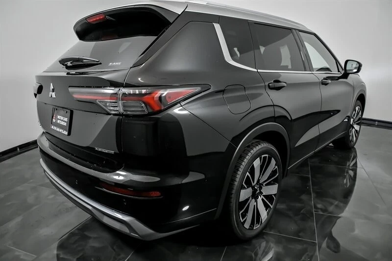 2025 Mitsubishi Outlander - Image 9 of 21