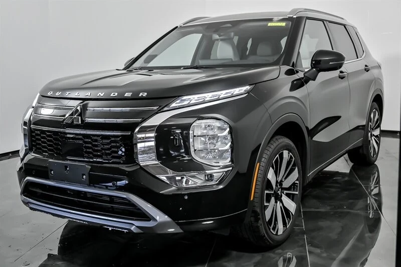 2025 Mitsubishi Outlander - Image 5 of 21