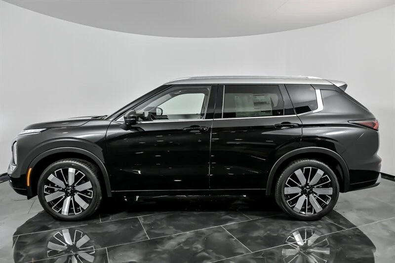 2025 Mitsubishi Outlander - Image 6 of 21