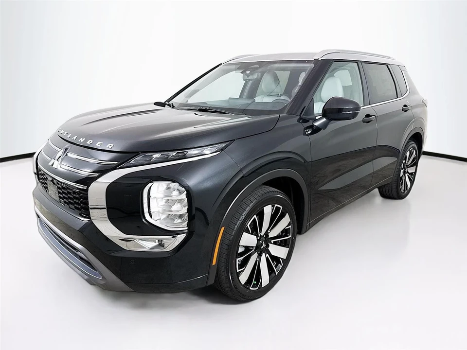 2025 Mitsubishi Outlander - Image 3 of 21