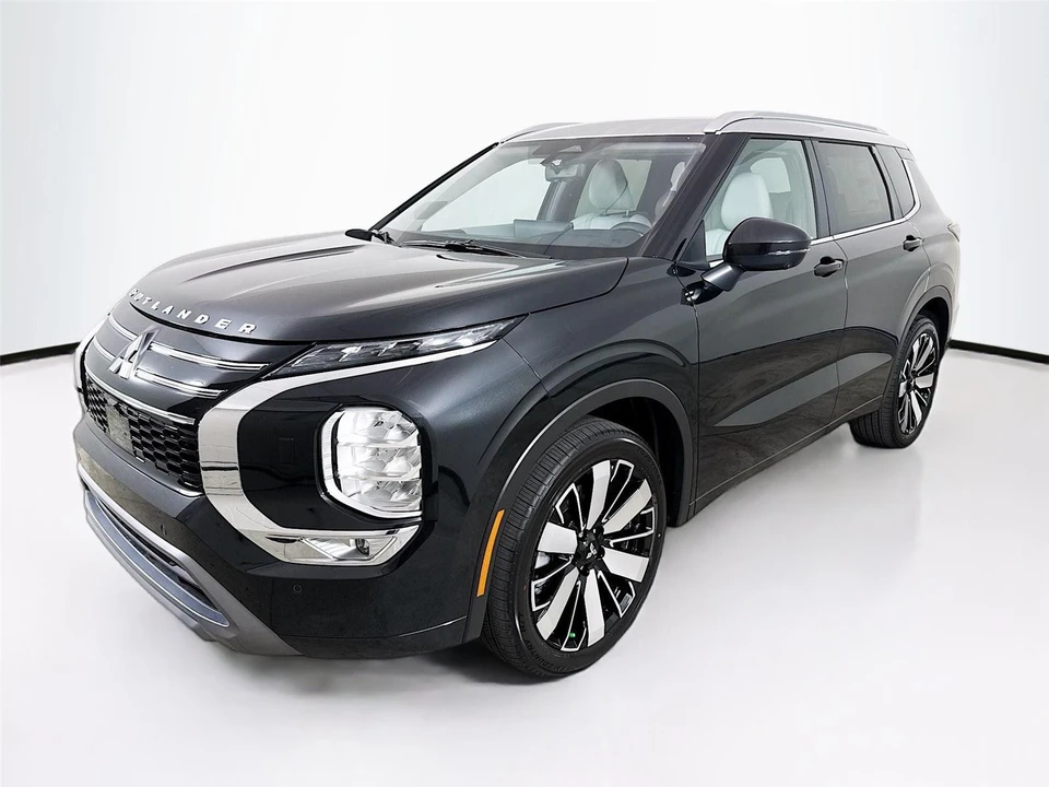2025 Mitsubishi Outlander - Image 3 of 21