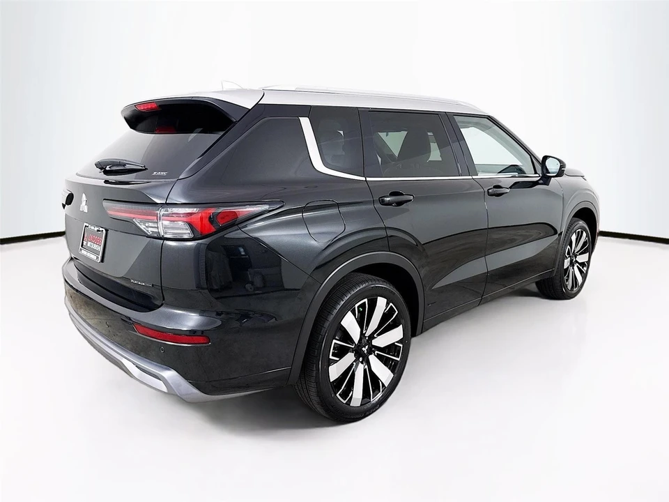 2025 Mitsubishi Outlander - Image 7 of 21