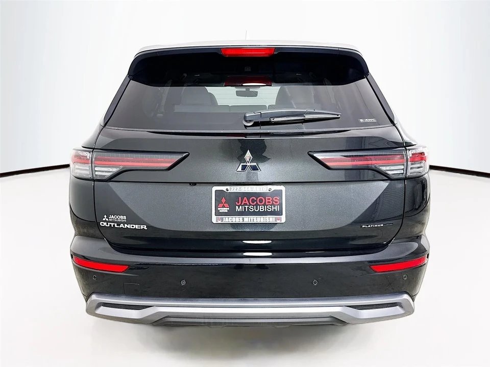 2025 Mitsubishi Outlander - Image 6 of 21
