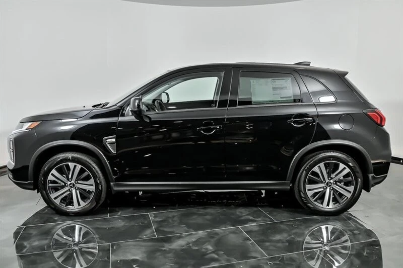 2025 Mitsubishi Outlander - Image 5 of 21