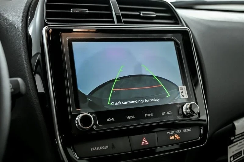 2025 Mitsubishi Outlander - Image 17 of 20