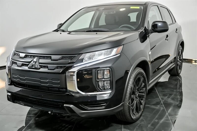 2025 Mitsubishi Outlander - Image 4 of 20