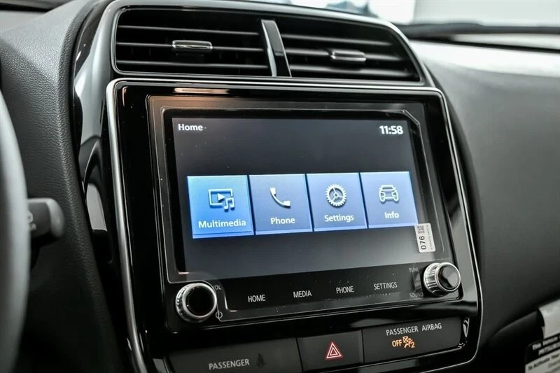 2025 Mitsubishi Outlander - Image 16 of 20
