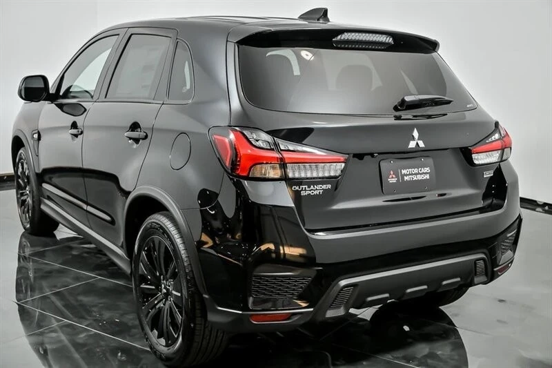 2025 Mitsubishi Outlander - Image 6 of 20
