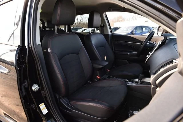 2025 Mitsubishi Outlander - Image 18 of 20