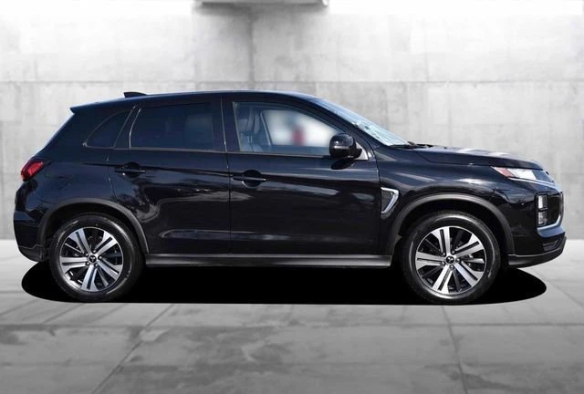 2025 Mitsubishi Outlander - Image 4 of 20