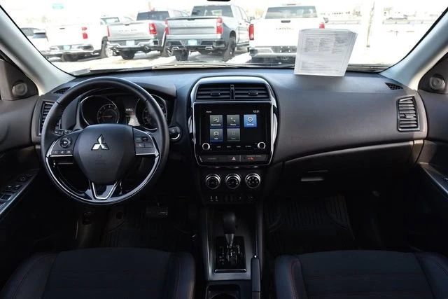 2025 Mitsubishi Outlander - Image 6 of 20