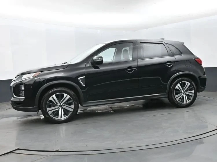 2025 Mitsubishi Outlander - Image 5 of 12