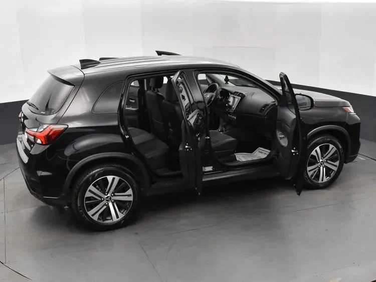 2025 Mitsubishi Outlander - Image 6 of 12