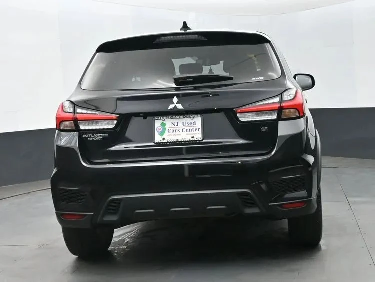 2025 Mitsubishi Outlander - Image 8 of 12