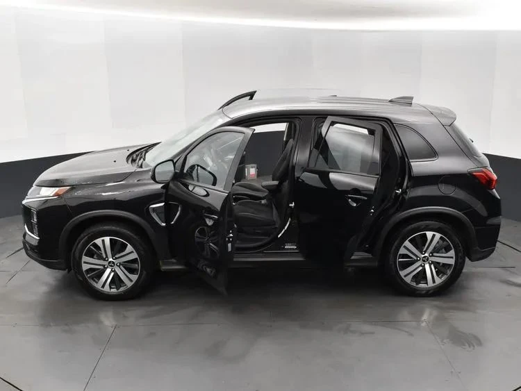 2025 Mitsubishi Outlander - Image 7 of 12
