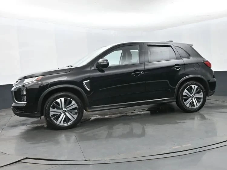2025 Mitsubishi Outlander - Image 5 of 12