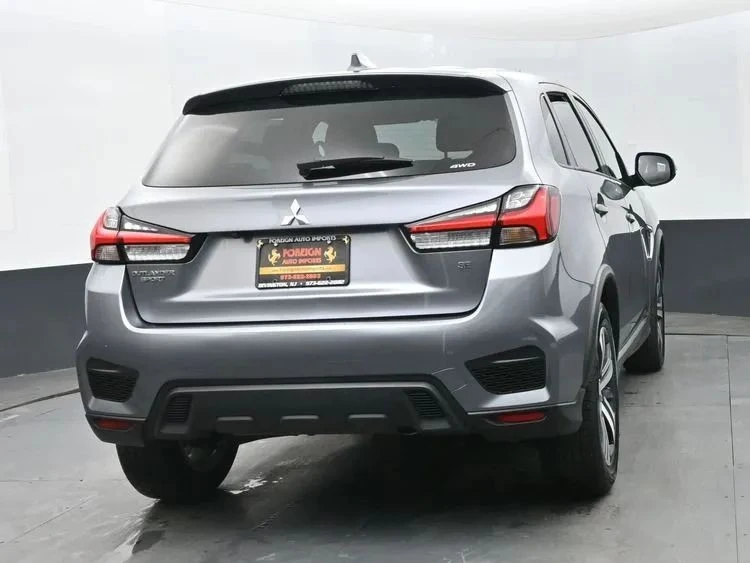 2025 Mitsubishi Outlander - Image 8 of 12