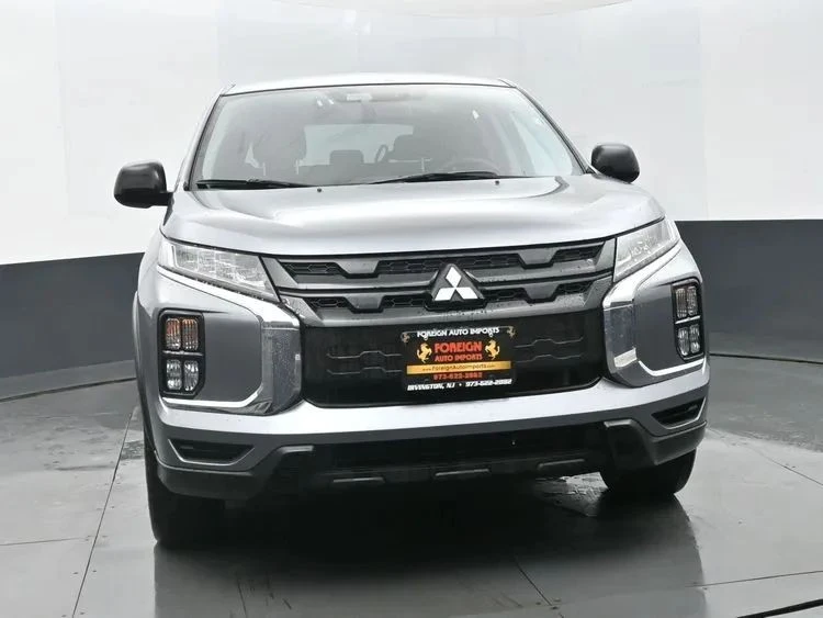 2025 Mitsubishi Outlander - Image 3 of 12