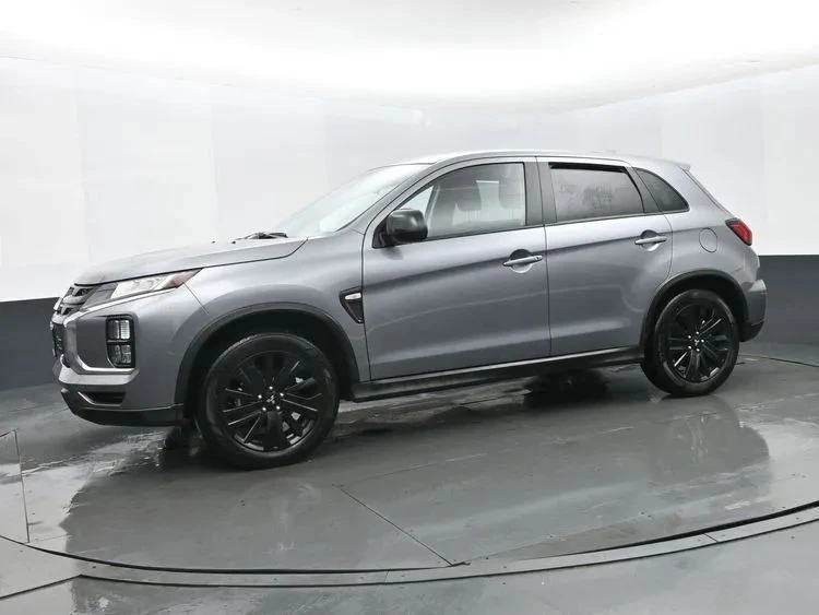 2025 Mitsubishi Outlander - Image 5 of 12