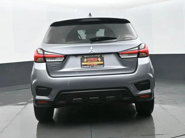 2025 Mitsubishi Outlander - Image 8 of 12