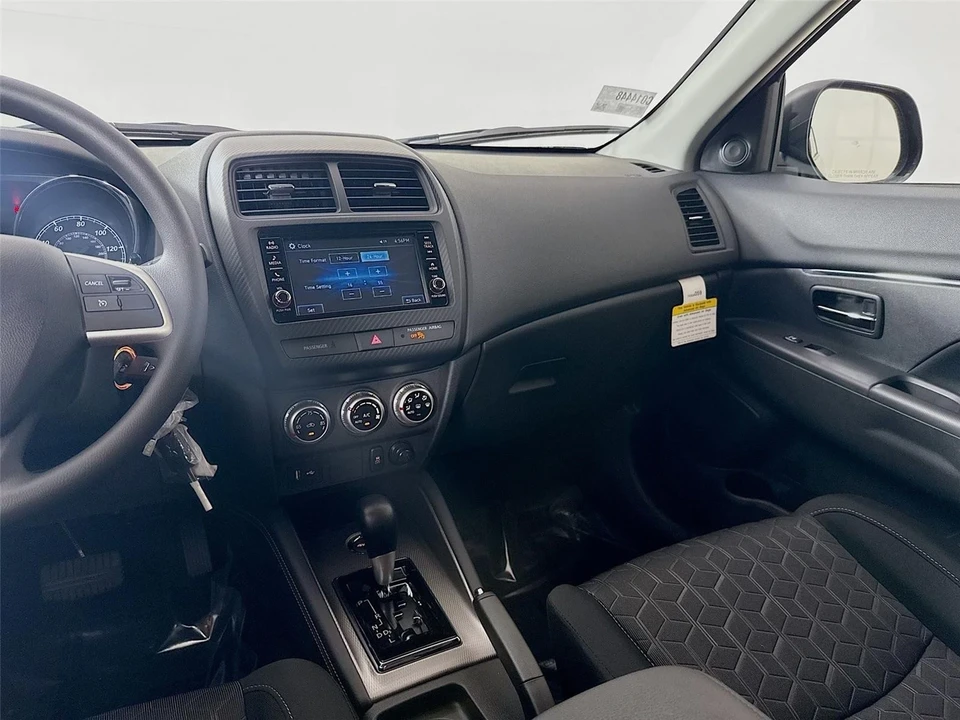 2025 Mitsubishi Outlander - Image 21 of 21