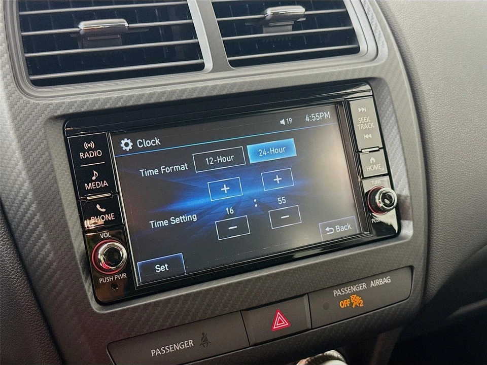 2025 Mitsubishi Outlander - Image 14 of 21