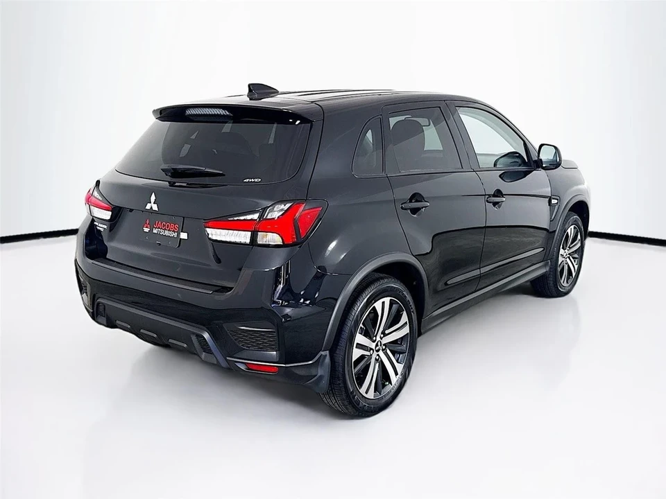 2025 Mitsubishi Outlander - Image 7 of 21