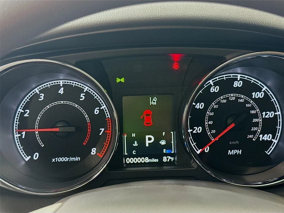 2025 Mitsubishi Outlander - Image 12 of 21
