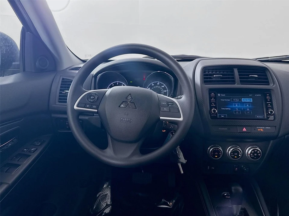 2025 Mitsubishi Outlander - Image 20 of 21