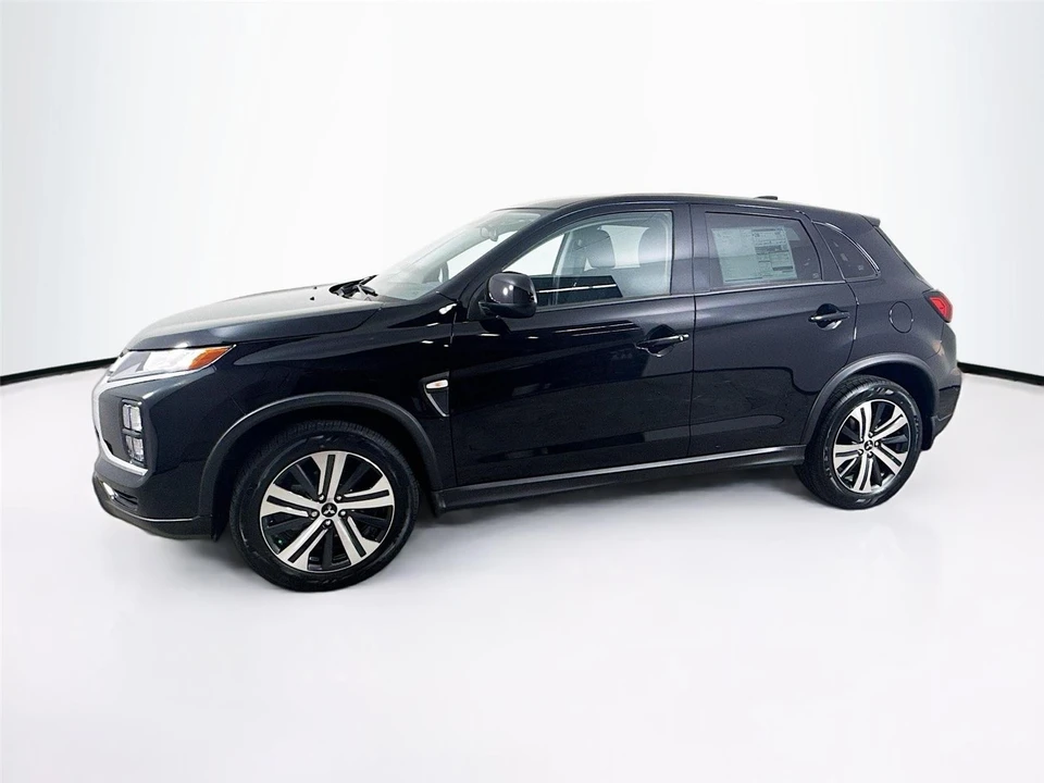 2025 Mitsubishi Outlander - Image 4 of 21