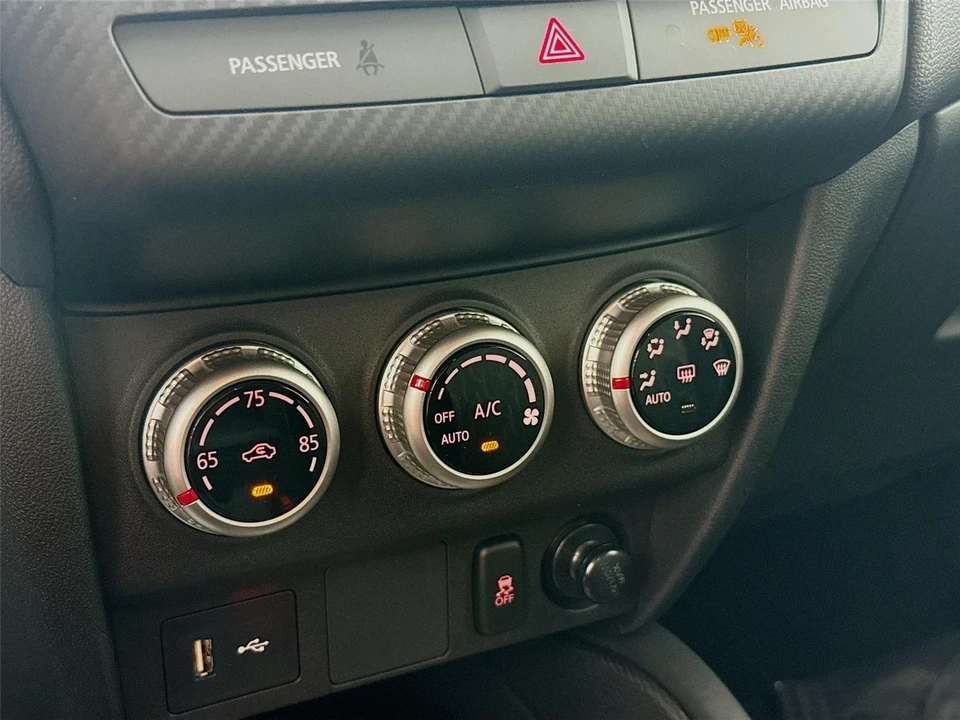 2025 Mitsubishi Outlander - Image 15 of 21