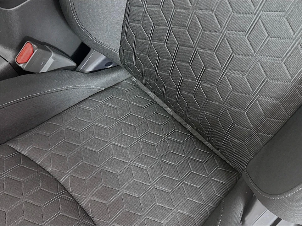 2025 Mitsubishi Outlander - Image 11 of 14