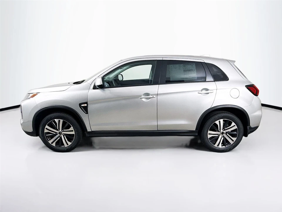 2025 Mitsubishi Outlander - Image 4 of 14