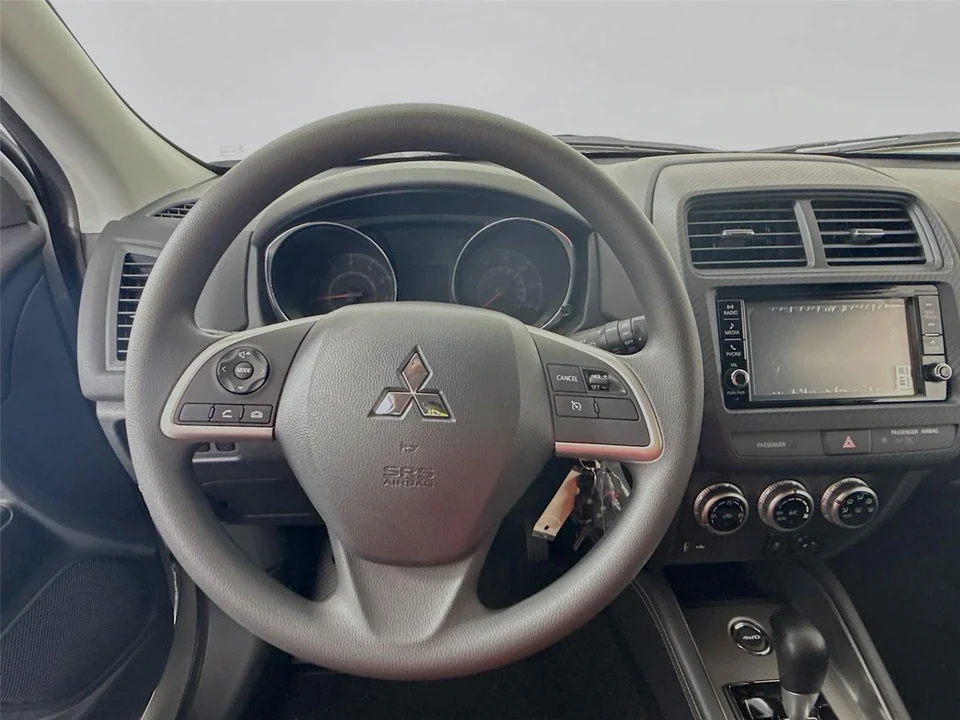 2025 Mitsubishi Outlander - Image 8 of 14
