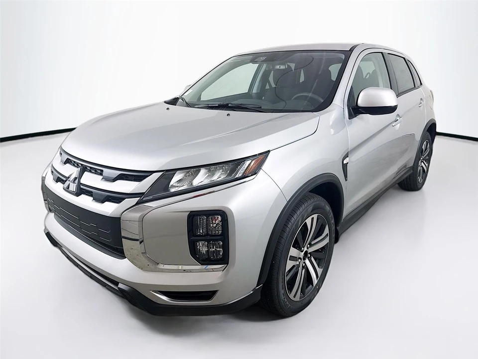 2025 Mitsubishi Outlander - Image 3 of 14