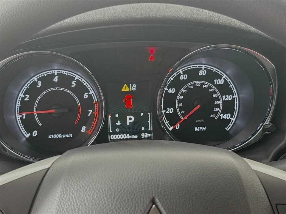 2025 Mitsubishi Outlander - Image 9 of 14